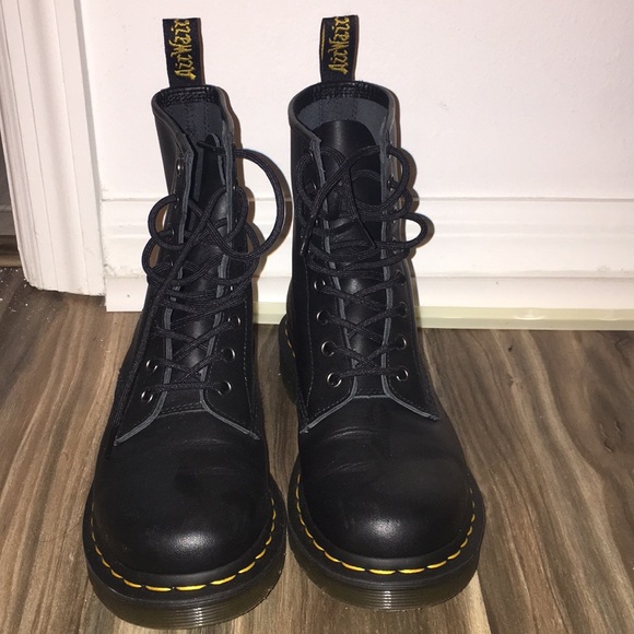 Dr. Martens Shoes - Original Dr martens 1460 women’s -Napa Black